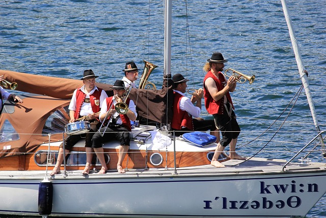 许多人质疑 许多人质疑